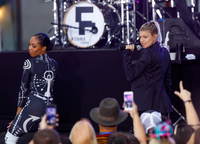 Fergie t-shirt #2761608