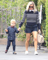 Fergie hoodie #2805223