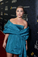 Florence Pugh Longsleeve T-shirt #3909592