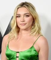 Florence Pugh mug #G2527069