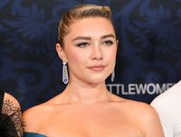 Florence Pugh Sweatshirt #3909850