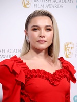 Florence Pugh Sweatshirt #3932638