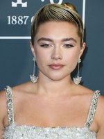 Florence Pugh Sweatshirt #3932681