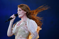 Florence Welch Longsleeve T-shirt #3300444