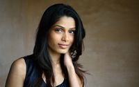 Freida Pinto tote bag #G315746