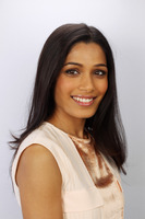 Freida Pinto Sweatshirt #2014668