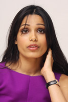 Freida Pinto Sweatshirt #2159384