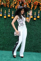 Freida Pinto Sweatshirt #3201979