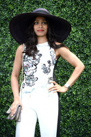 Freida Pinto Sweatshirt #3202011