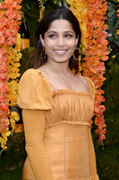 Freida Pinto Sweatshirt #3278366