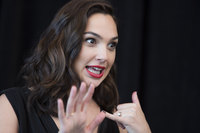 Gal Gadot Longsleeve T-shirt #2862505