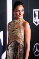 Gal Gadot Sweatshirt #2911664