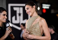 Gal Gadot Longsleeve T-shirt #2911682