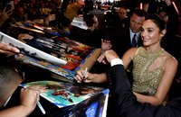 Gal Gadot Sweatshirt #2911815