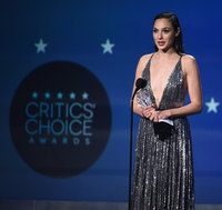 Gal Gadot Sweatshirt #3733732