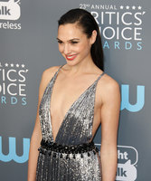 Gal Gadot Longsleeve T-shirt #3733818