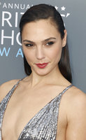 Gal Gadot Longsleeve T-shirt #3733819