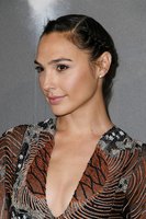 Gal Gadot Longsleeve T-shirt #3894222