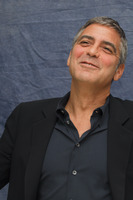 George Clooney Longsleeve T-shirt #2445328