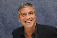 George Clooney Longsleeve T-shirt #2445335