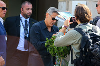 George Clooney Sweatshirt #3069917