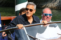 George Clooney Sweatshirt #3070111