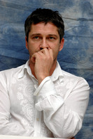 Gerard Butler Sweatshirt #2231920