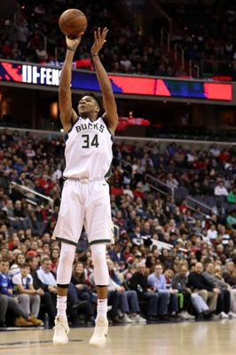 Giannis Antetokounmpo Poster 3369598