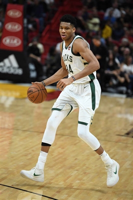 Giannis Antetokounmpo Poster 3369607