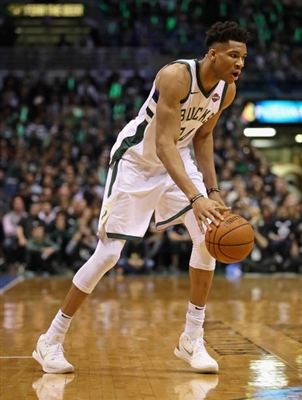 Giannis Antetokounmpo Poster 3369629