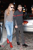 Gigi Hadid Longsleeve T-shirt #2884753