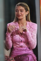 Gigi Hadid Longsleeve T-shirt #2884839