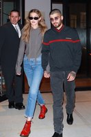 Gigi Hadid Longsleeve T-shirt #2884846