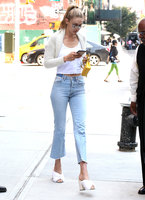 Gigi Hadid Longsleeve T-shirt #2885007