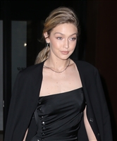 Gigi Hadid Longsleeve T-shirt #3035406