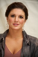 Gina Carano Longsleeve T-shirt #2427049