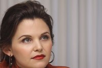 Ginnifer Goodwin Sweatshirt #2267667