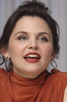 Ginnifer Goodwin Sweatshirt #2267712