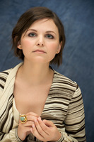 Ginnifer Goodwin t-shirt #2422133