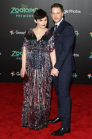 Ginnifer Goodwin Sweatshirt #3209892