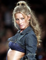 Gisele Bundchen Longsleeve T-shirt #1252226