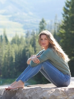 Gisele Bundchen Sweatshirt #3876115