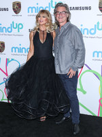 Goldie Hawn longsleeve t-shirt #2880086