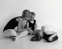 Goldie Hawn Sweatshirt #3826651