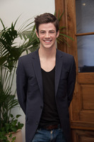 Grant Gustin Longsleeve T-shirt #2453427