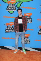 Grant Gustin t-shirt #3205544