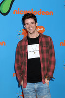 Grant Gustin t-shirt #3208581