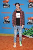 Grant Gustin t-shirt #3208590
