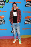 Grant Gustin t-shirt #3208598