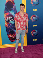 Grant Gustin t-shirt #3736822